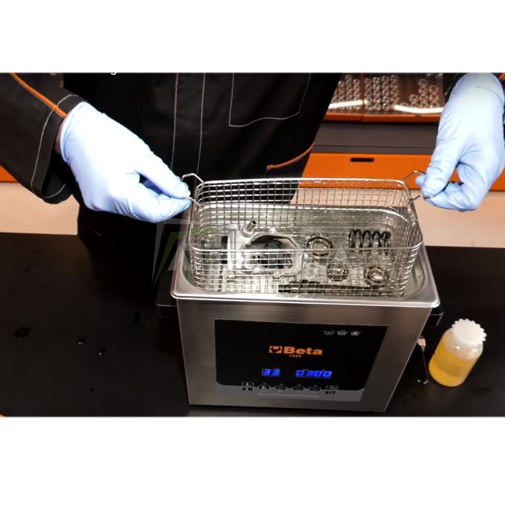 Detergente industriale alcalino Beta 9881U per vasca ultrasuoni pulizia  metalli